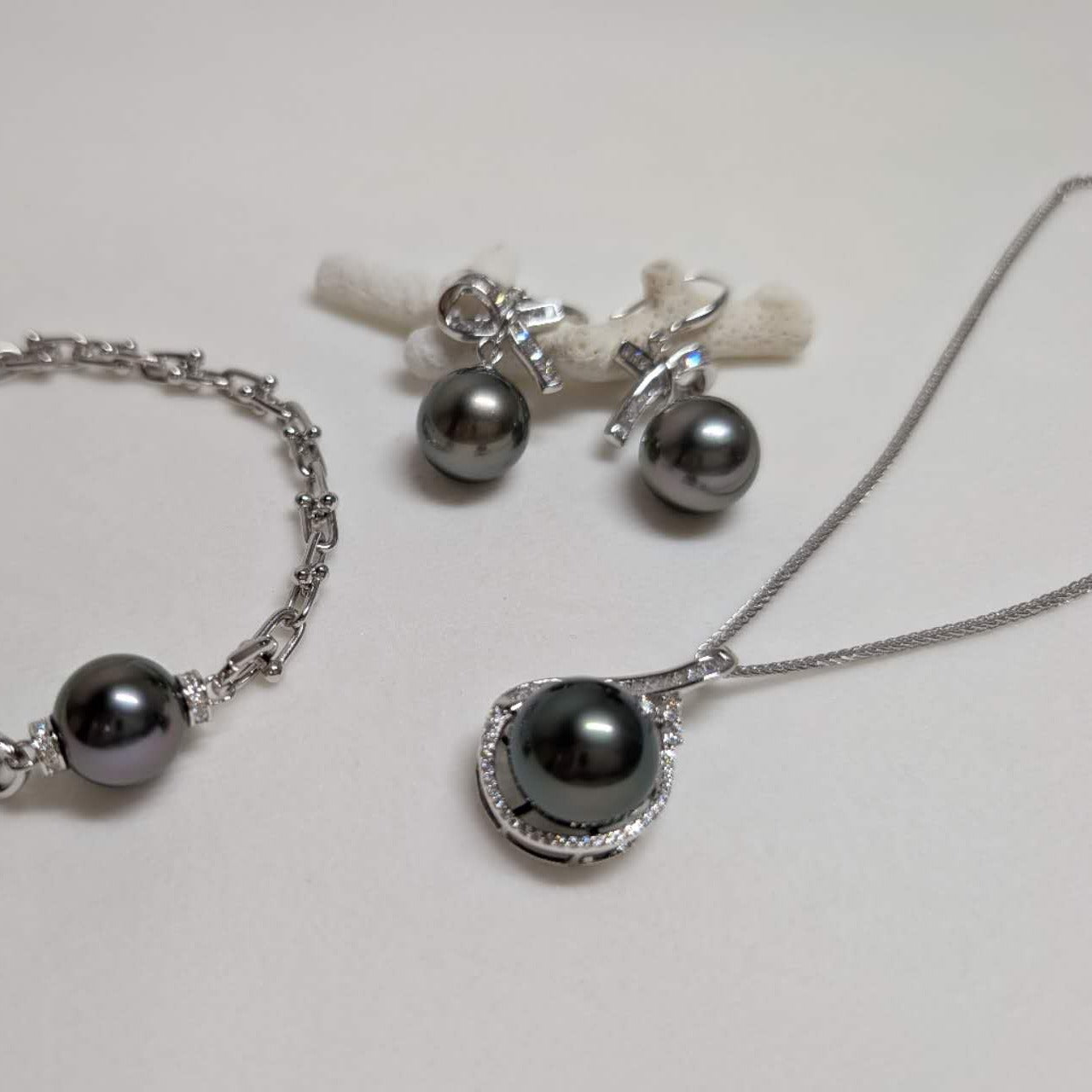 黒蝶真珠 ラウンド ネックレス 12.3mm~12.8mm S925 PTP (JR-NL-0078)