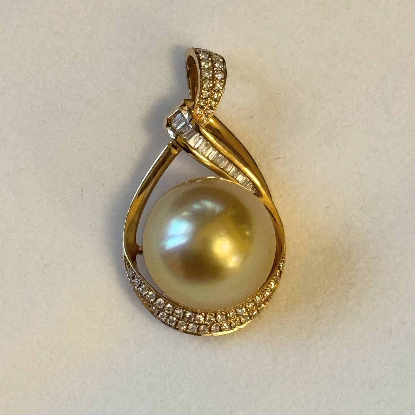 白蝶真珠 ラウンド ゴールド ペンダントトップ 15.7mm 18K (JR-NL-0077)