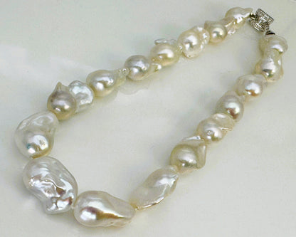 淡水真珠 ネックレス バロック ホワイト 16.0mm～18.0mm(幅) 長さ：43.0cm (JR-NL-0056)